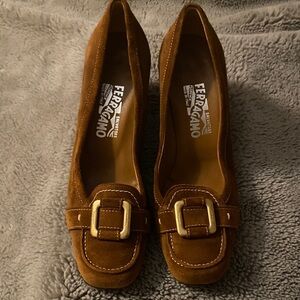 Vintage Salvatore Ferragamo Twirl Cinnamon/Tan Suede Loafers with Gold Buckle